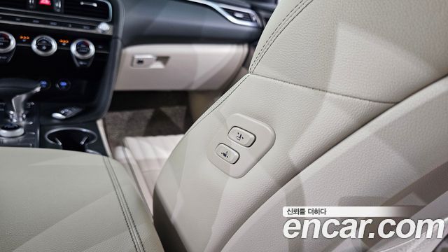 Genesis G70 Gasoline 2.0T 2WD 2023 — фото 19