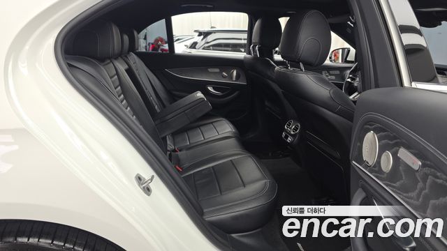 Mercedes-Benz E-Class (W213) E350 4MATIC AMG Line 2022 — фото 12