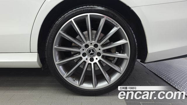 Mercedes-Benz E-Class (W213) E350 4MATIC AMG Line 2022 — фото 21