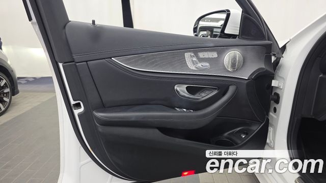 Mercedes-Benz E-Class (W213) E350 4MATIC AMG Line 2022 — фото 24