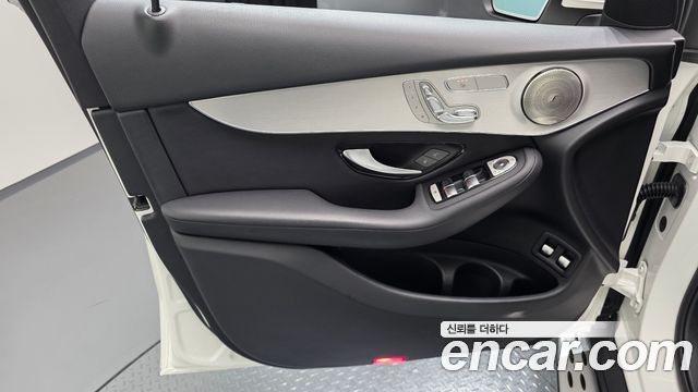 Mercedes-Benz GLC-Class (X253) GLC350e 4MATIC Premium 2019 — фото 24