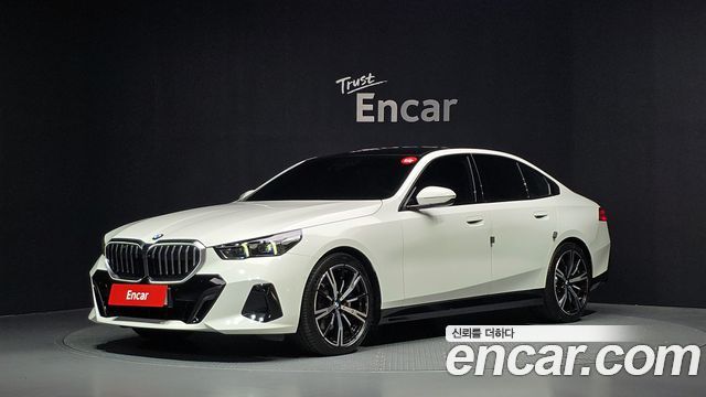 BMW 5 Series (G60) 530e xDrive M Sport