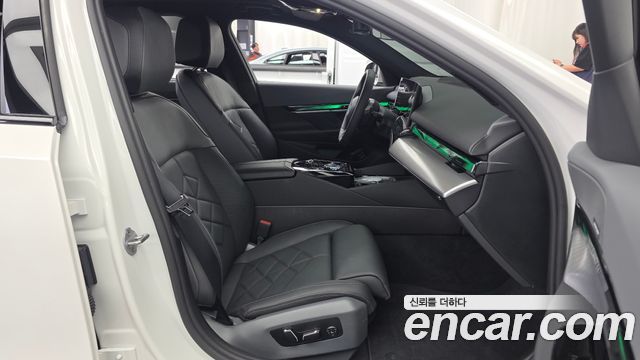 BMW 5 Series (G60) 530e xDrive M Sport 2026 — фото 11