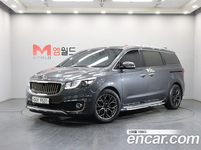Kia Carnival 9-seater Noblesse
