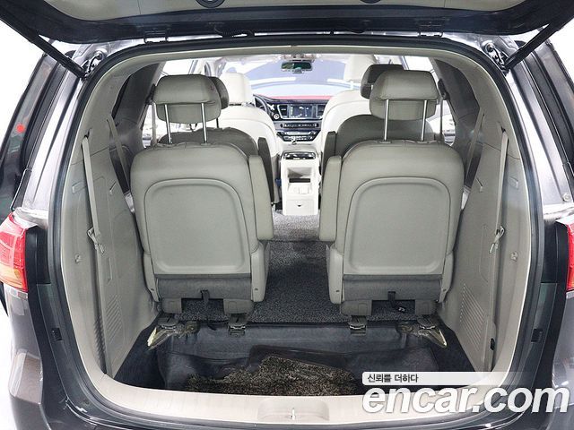 Kia Carnival 9-seater Noblesse 2017 — фото 5