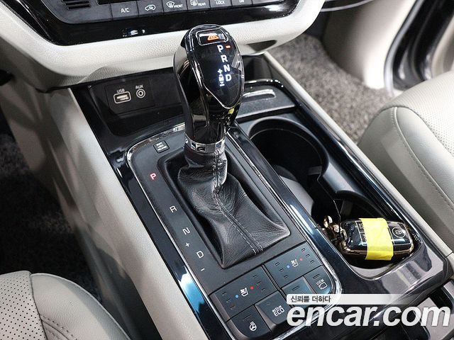 Kia Carnival 9-seater Noblesse 2017 — фото 10