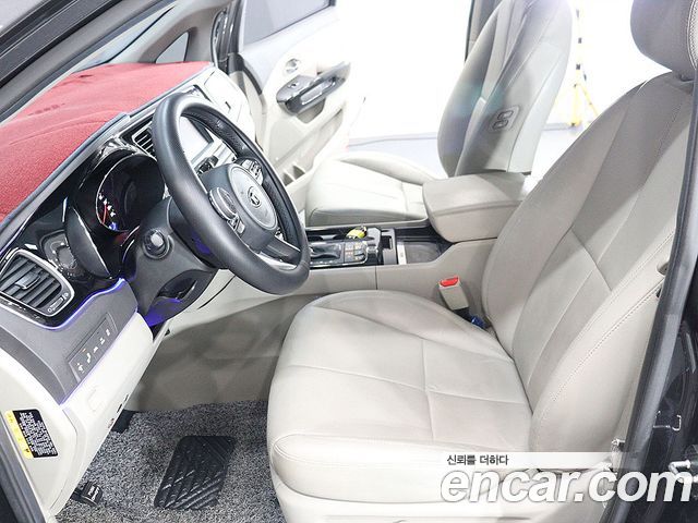 Kia Carnival 9-seater Noblesse 2017 — фото 20