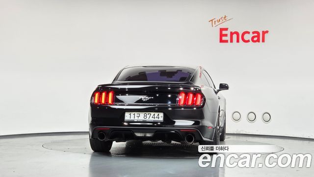 Ford Mustang Coupe 2015 — фото 4