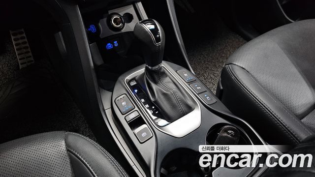 Hyundai Maxcruise Gas 3.3 4WD Exclusive Spicial 2018 — фото 9