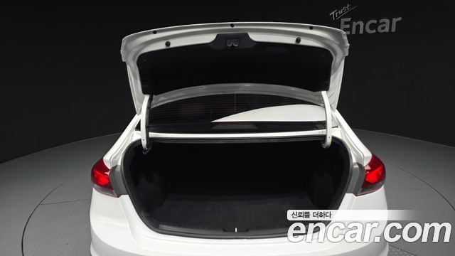 Hyundai Avante (AD) 1.6 GDI Value Plus 2018 — фото 30