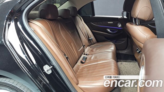 Mercedes-Benz E-Class (W213) E220d Exclusive 2017 — фото 15