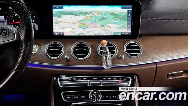 Mercedes-Benz E-Class (W213) E220d Exclusive 2017 — фото 18