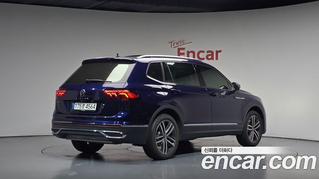 Volkswagen Tiguan Allspace 2.0 TSI Prestige 2023 — фото 2