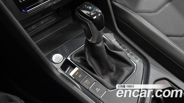 Volkswagen Tiguan Allspace 2.0 TSI Prestige 2023 — фото 9