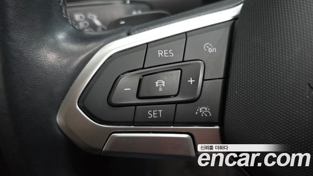 Volkswagen Tiguan Allspace 2.0 TSI Prestige 2023 — фото 18