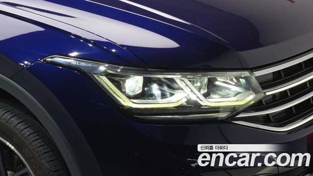 Volkswagen Tiguan Allspace 2.0 TSI Prestige 2023 — фото 22