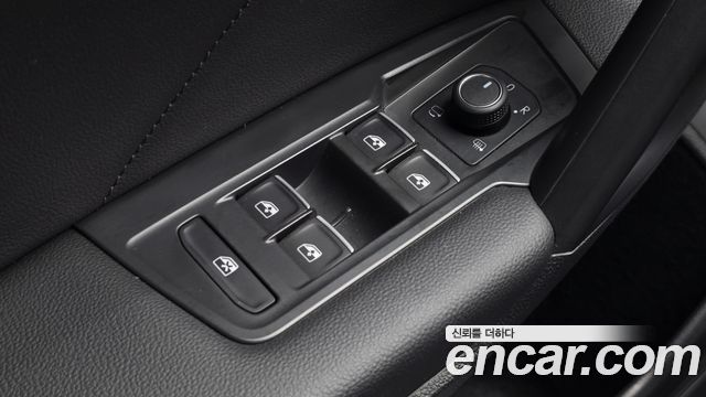 Volkswagen Tiguan Allspace 2.0 TSI Prestige 2023 — фото 29
