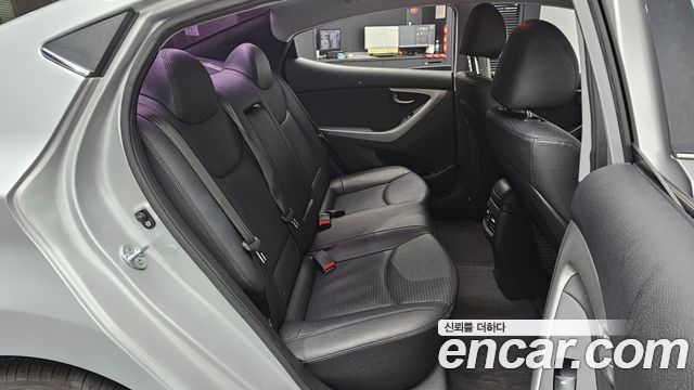Hyundai Avante 1.6 GDi Smart Standard 2016 — фото 11