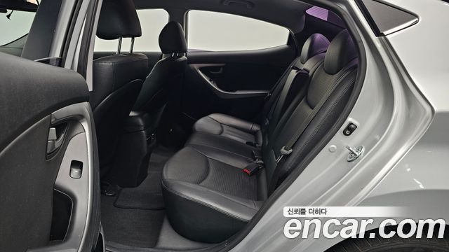 Hyundai Avante 1.6 GDi Smart Standard 2016 — фото 12