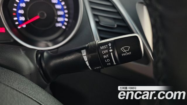 Hyundai Avante 1.6 GDi Smart Standard 2016 — фото 20