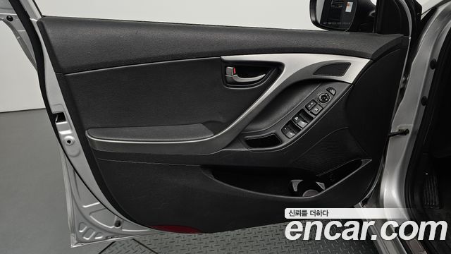 Hyundai Avante 1.6 GDi Smart Standard 2016 — фото 24