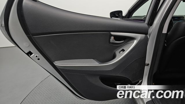 Hyundai Avante 1.6 GDi Smart Standard 2016 — фото 25