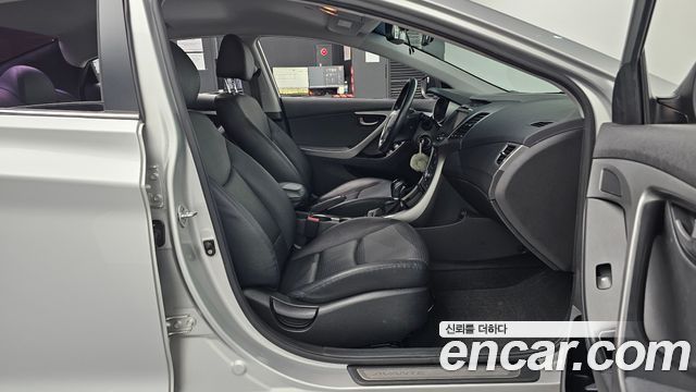 Hyundai Avante 1.6 GDi Smart Standard 2016 — фото 26