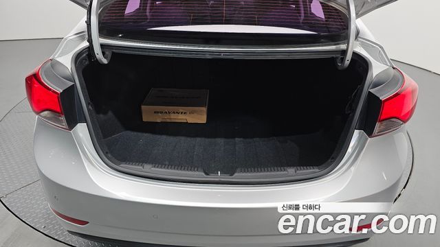 Hyundai Avante 1.6 GDi Smart Standard 2016 — фото 31