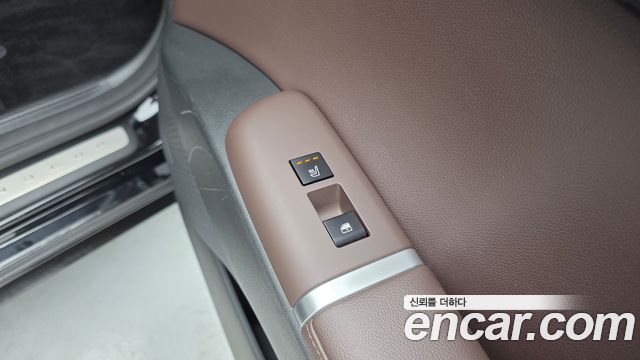 Hyundai Grandeur (GN7) 2,5 Gasoline 2WD Premium 2023 — фото 19