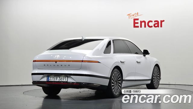 Hyundai Grandeur (GN7) 2,5 Gasoline 2WD Calligraphy 2023 — фото 2