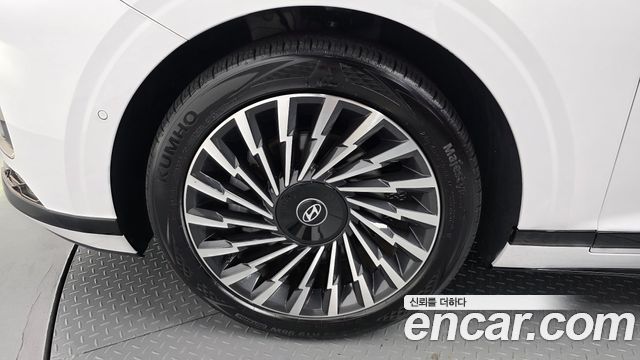 Hyundai Grandeur (GN7) 2,5 Gasoline 2WD Calligraphy 2023 — фото 5