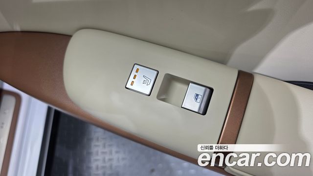 Hyundai Grandeur (GN7) 2,5 Gasoline 2WD Calligraphy 2023 — фото 18