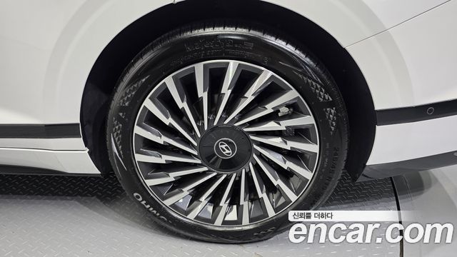 Hyundai Grandeur (GN7) 2,5 Gasoline 2WD Calligraphy 2023 — фото 21