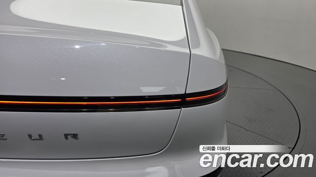 Hyundai Grandeur (GN7) 2,5 Gasoline 2WD Calligraphy 2023 — фото 23