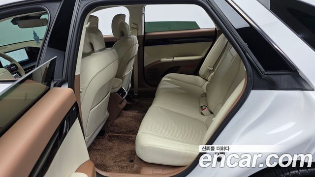 Hyundai Grandeur (GN7) 2,5 Gasoline 2WD Calligraphy 2023 — фото 26