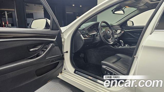 BMW 5 Series (F10) 520d xDrive Luxury Plus 2015 — фото 10