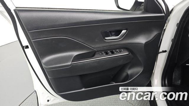 Hyundai Kona (SX2) Gasoline 1.6 Turbo 2WD Modern 2023 — фото 24