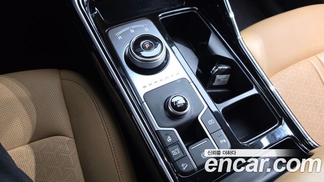 Kia Sorento (IV) HEV 1.6 2WD Noblesse 2023 — фото 9