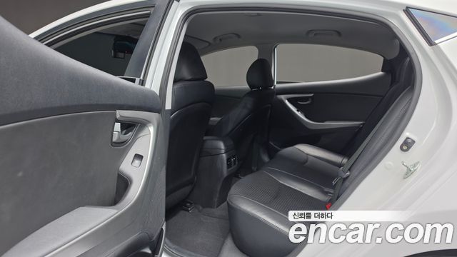 Hyundai Avante 1.6 GDi Modern Standard 2015 — фото 18