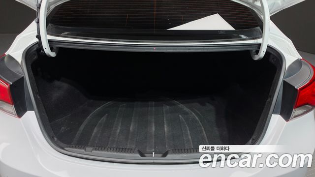 Hyundai Avante 1.6 GDi Modern Standard 2015 — фото 20