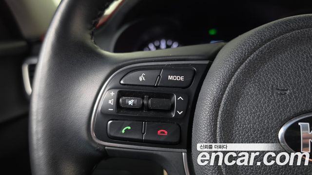 Kia K5 (II) 2.0 MX Prestige 2018 — фото 17