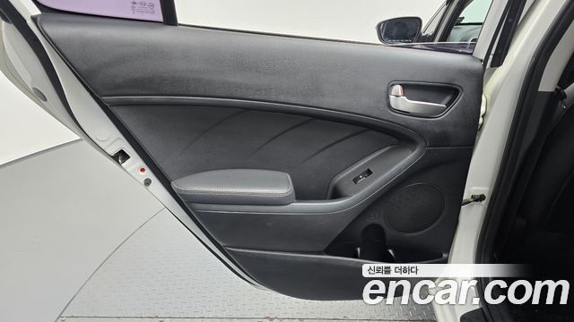 Kia K3 Trendy 2017 — фото 25