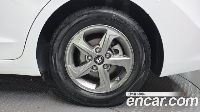 Hyundai Avante (AD) 1.6 GDI Smart 2017 — фото 5