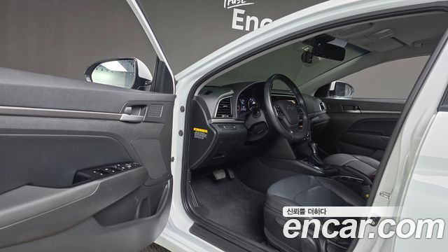 Hyundai Avante (AD) 1.6 GDI Smart 2017 — фото 10