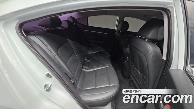 Hyundai Avante (AD) 1.6 GDI Smart 2017 — фото 18