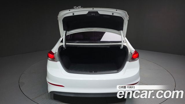 Hyundai Avante (AD) 1.6 GDI Smart 2017 — фото 19
