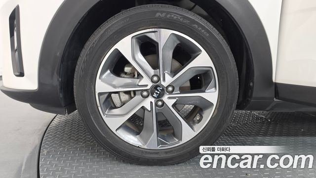 Kia Stonic 1.4 Trendy 2018 — фото 5