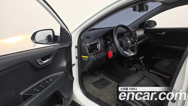 Kia Stonic 1.4 Trendy 2018 — фото 10