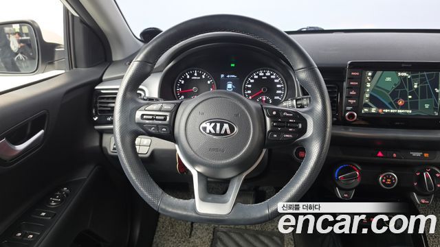 Kia Stonic 1.4 Trendy 2018 — фото 13