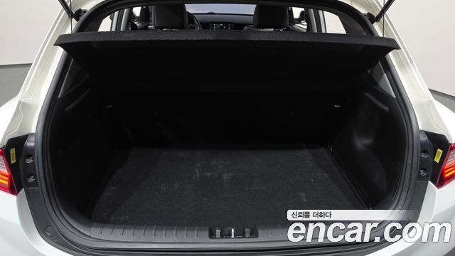 Kia Stonic 1.4 Trendy 2018 — фото 18